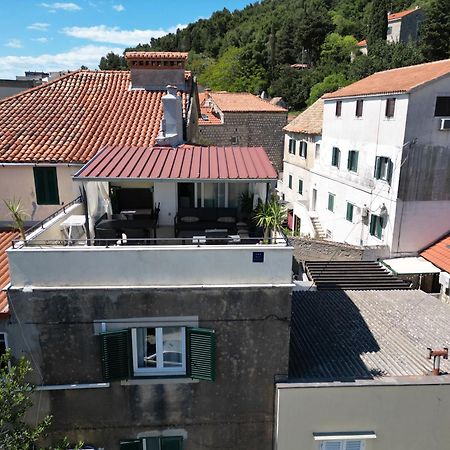 Prime Location Penthouse Apt With A Large Terrace Split Exterior photo